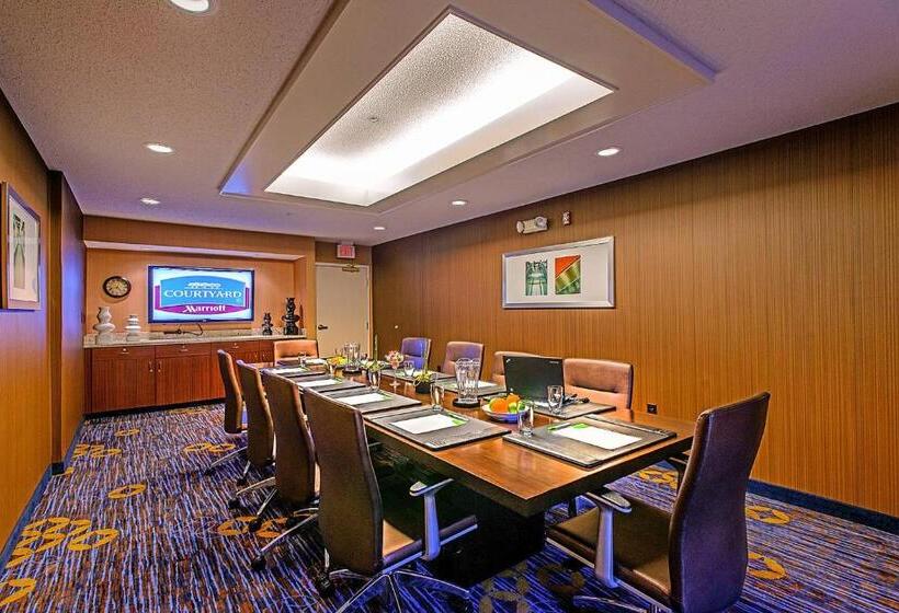 בית מלון כפרי Courtyard By Marriott Frederick