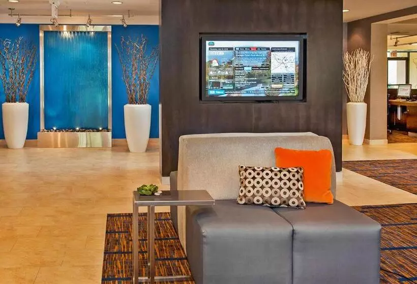 호텔 Courtyard By Marriott Frederick