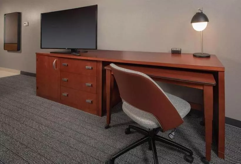 호텔 Courtyard By Marriott Frederick