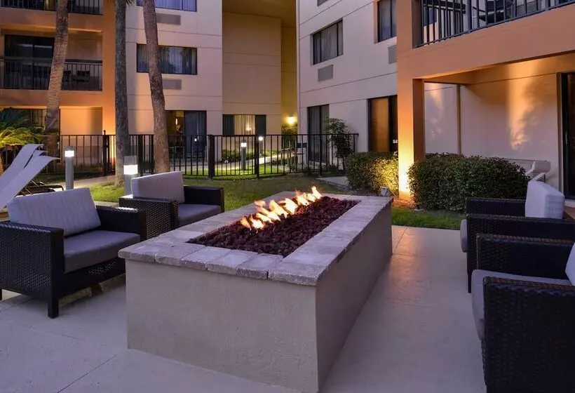 Отель Courtyard By Marriott Ocala