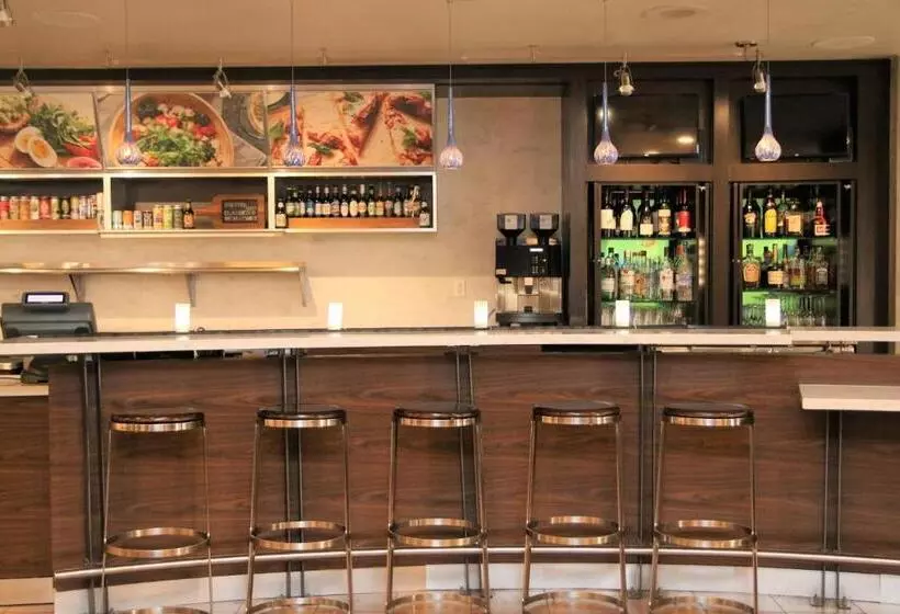 酒店 Courtyard Waterbury Downtown