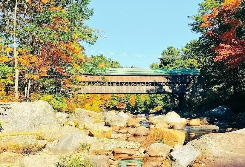 호텔 Covered Bridge Riverview Lodge