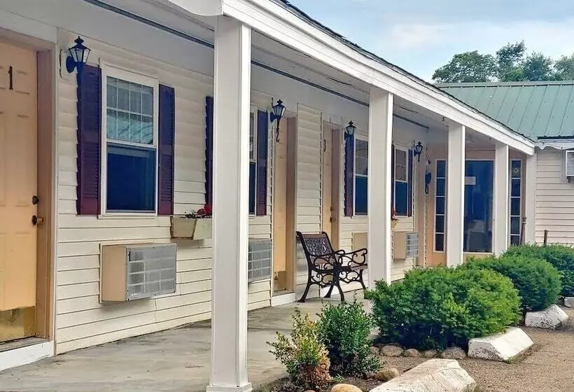 호텔 Covered Bridge Riverview Lodge