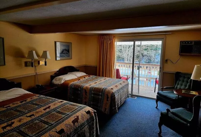 호텔 Covered Bridge Riverview Lodge