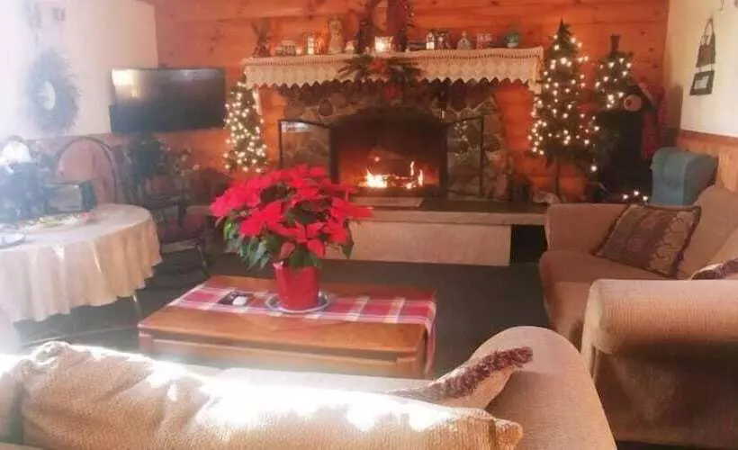 호텔 Covered Bridge Riverview Lodge