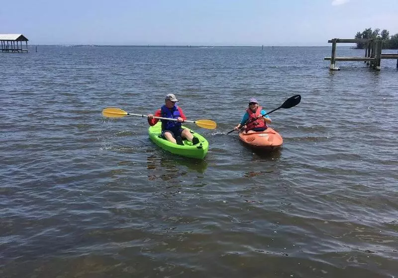 호텔 Davis House Inn