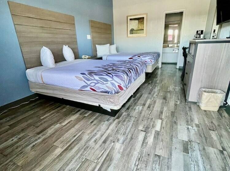 Otel Delux Inn Cleburne