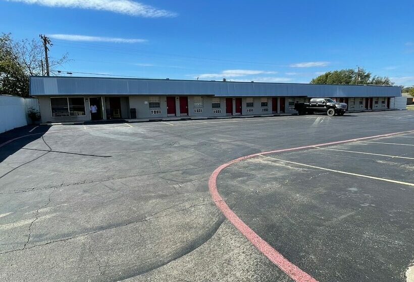 Otel Delux Inn Cleburne