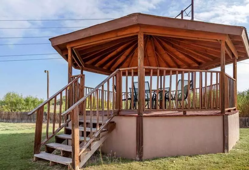 Otel Econolodge Junction