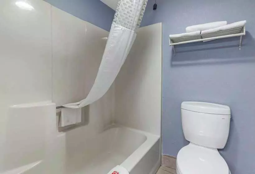 Otel Econolodge Junction