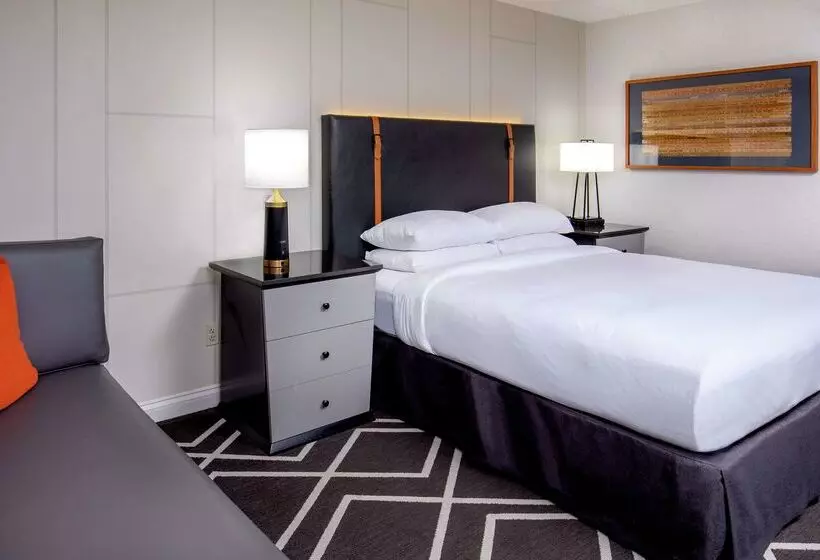 ホテル Hilton Boston/ Woburn