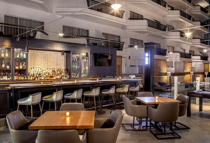 בית מלון כפרי Hilton Boston/ Woburn