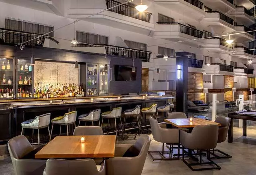 ホテル Hilton Boston/ Woburn