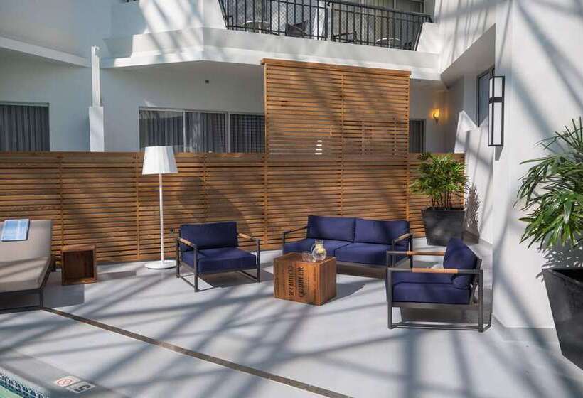 בית מלון כפרי Hilton Boston/ Woburn