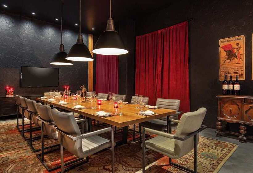 בית מלון כפרי Hilton Boston/ Woburn