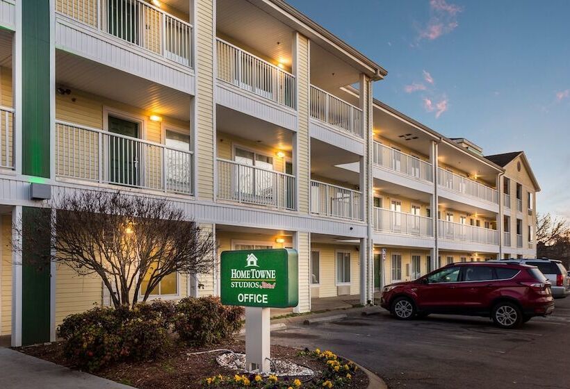 ホテル Hometowne Studios Nashville  Airport/ Briley Pkwy