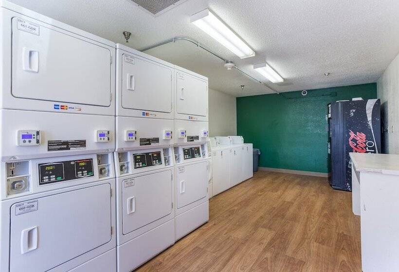 ホテル Hometowne Studios Nashville  Airport/ Briley Pkwy