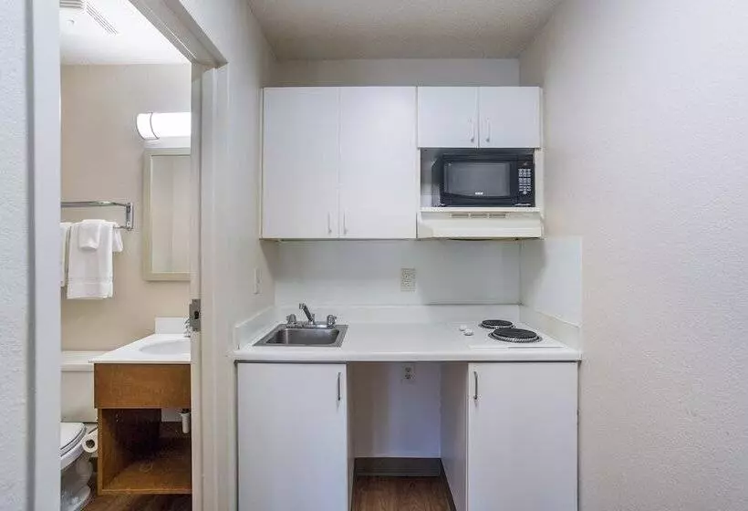 酒店 Hometowne Studios Nashville Airport/ Briley Pkwy