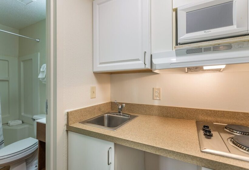 ホテル Hometowne Studios Nashville  Airport/ Briley Pkwy