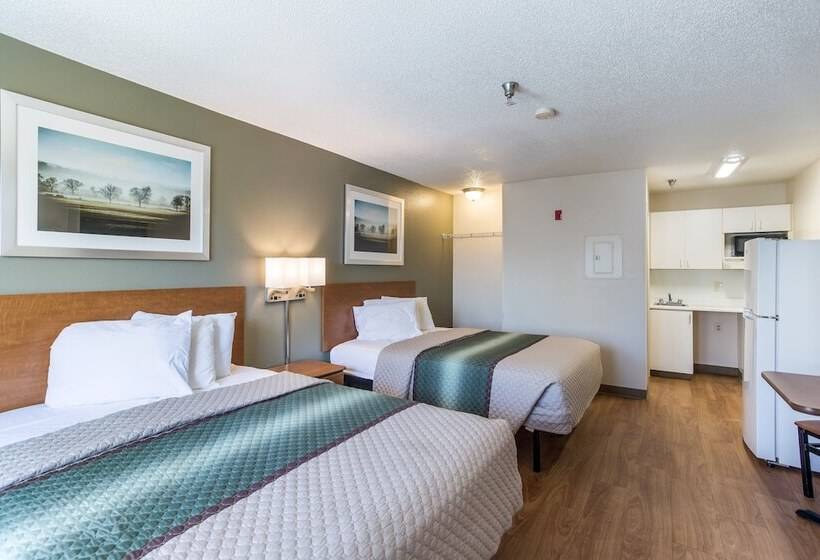 ホテル Hometowne Studios Nashville  Airport/ Briley Pkwy