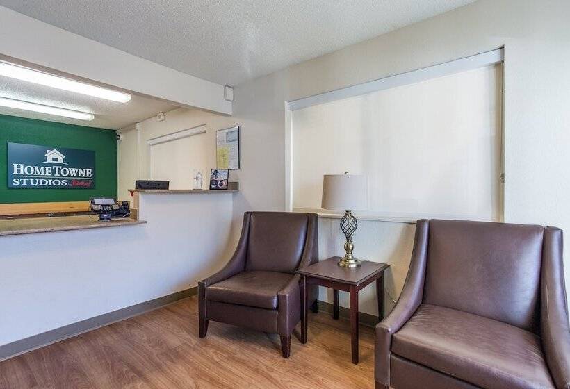 ホテル Hometowne Studios Nashville  Airport/ Briley Pkwy