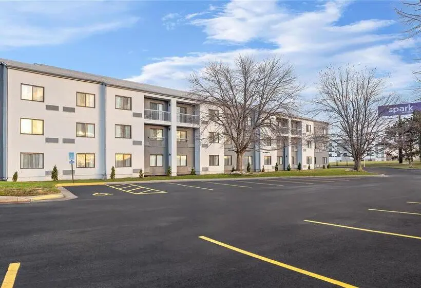 ホテル Iowa Inn Bettendorf Quad Cities