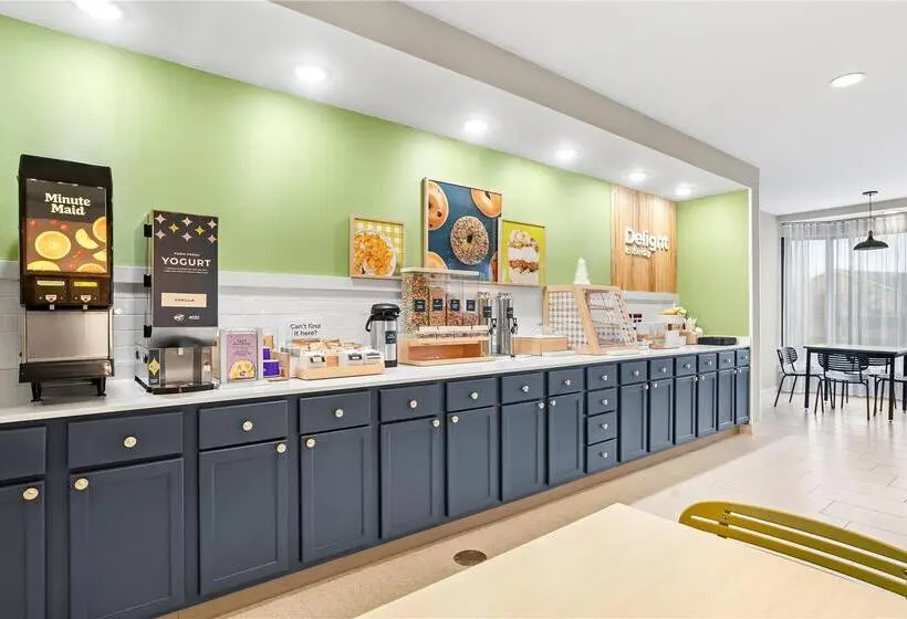ホテル Iowa Inn Bettendorf Quad Cities