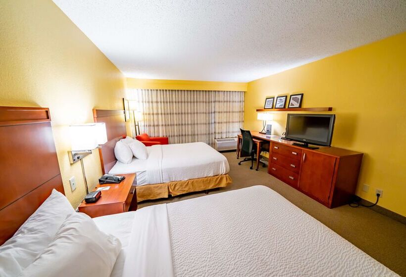 فندق Iowa Inn Bettendorf Quad Cities