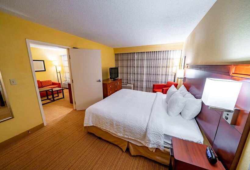 فندق Iowa Inn Bettendorf Quad Cities
