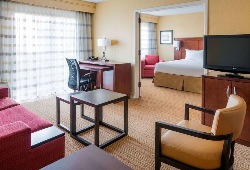 فندق Iowa Inn Bettendorf Quad Cities