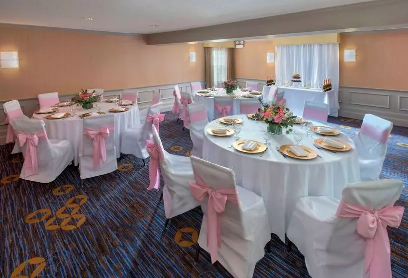 ホテル Sonesta Select Boston Woburn Burlington