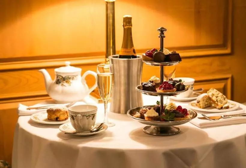 هتل The Chesterfield  Palm Beach