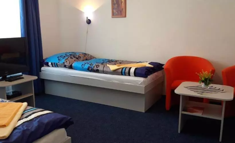 هاستل šd Němcovej 1