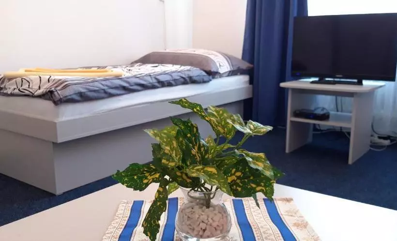 هاستل šd Němcovej 1