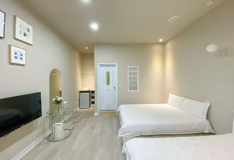 مسافرخانه Tourist Home B&b