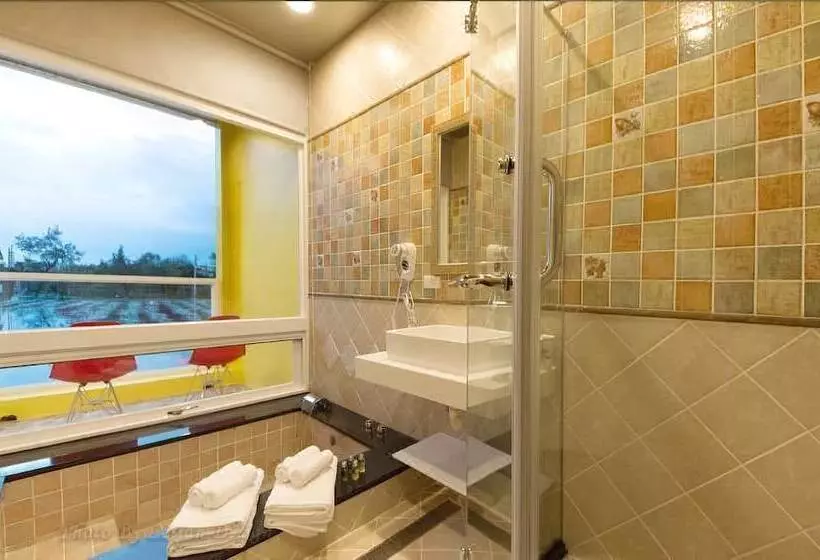 مسافرخانه Tourist Home B&b