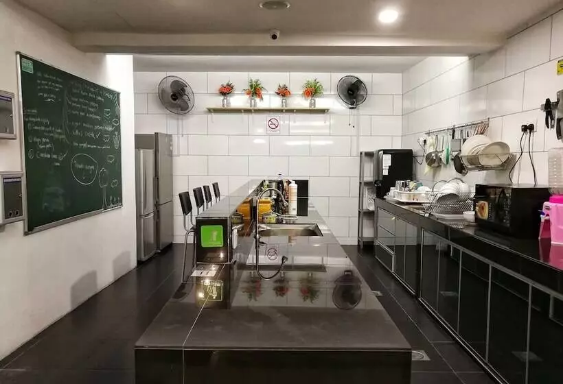 Hotelli Beds In Garden Hostel Sdn Bhd