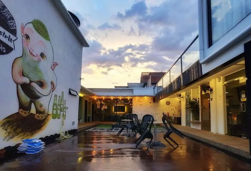 Hotelli Beds In Garden Hostel Sdn Bhd