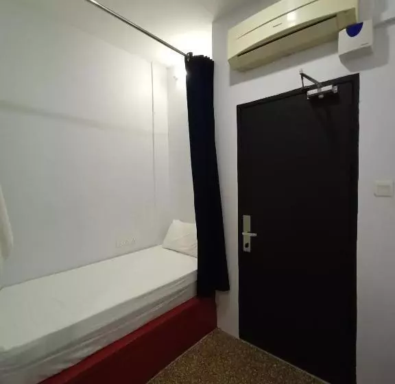 Hotelli Beds In Garden Hostel Sdn Bhd
