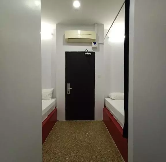 Hotelli Beds In Garden Hostel Sdn Bhd