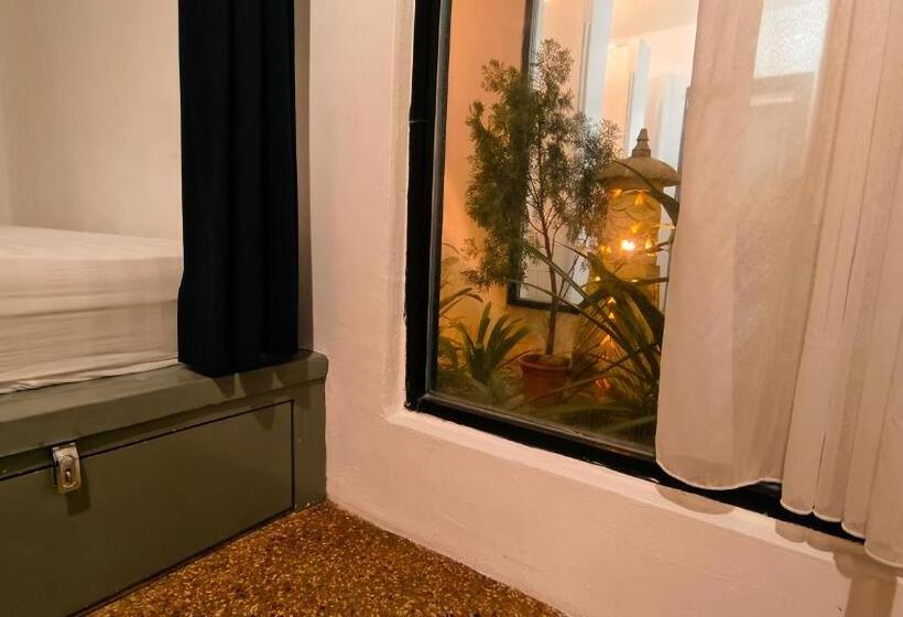 בית מלון כפרי Beds In Garden Hostel Sdn Bhd