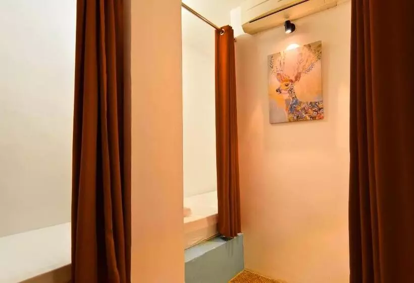 Hotelli Beds In Garden Hostel Sdn Bhd