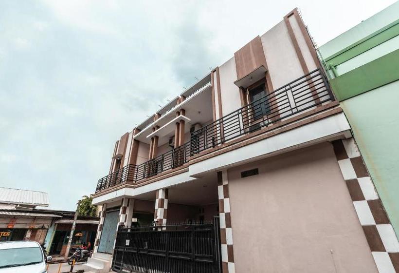 Hotel Oyo 1744 Midys