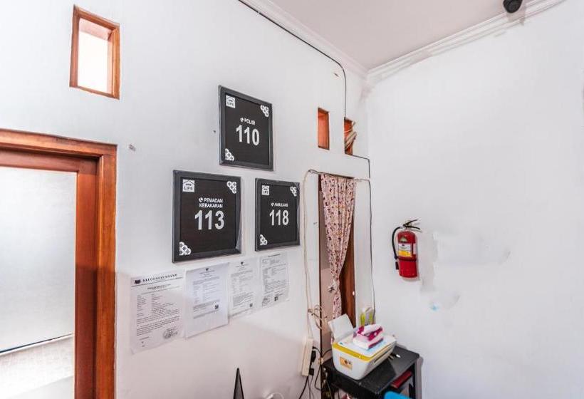 Hotel Oyo 1744 Midys