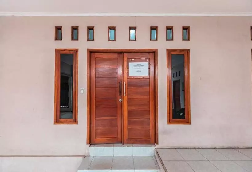 Hôtel Oyo 1744 Midys