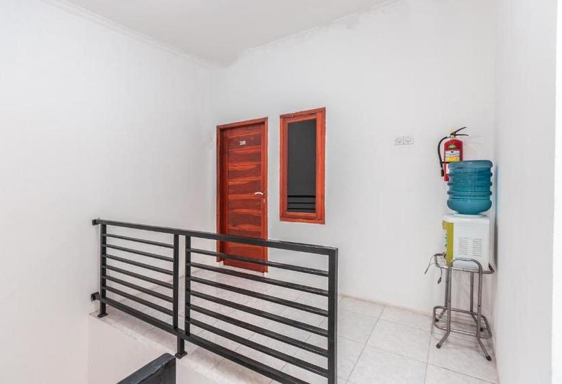 Hotel Oyo 1744 Midys