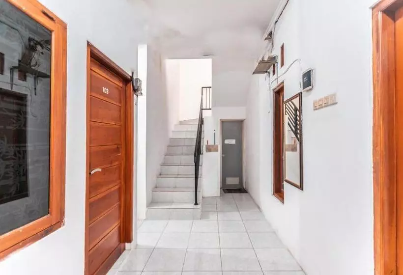 Hôtel Oyo 1744 Midys