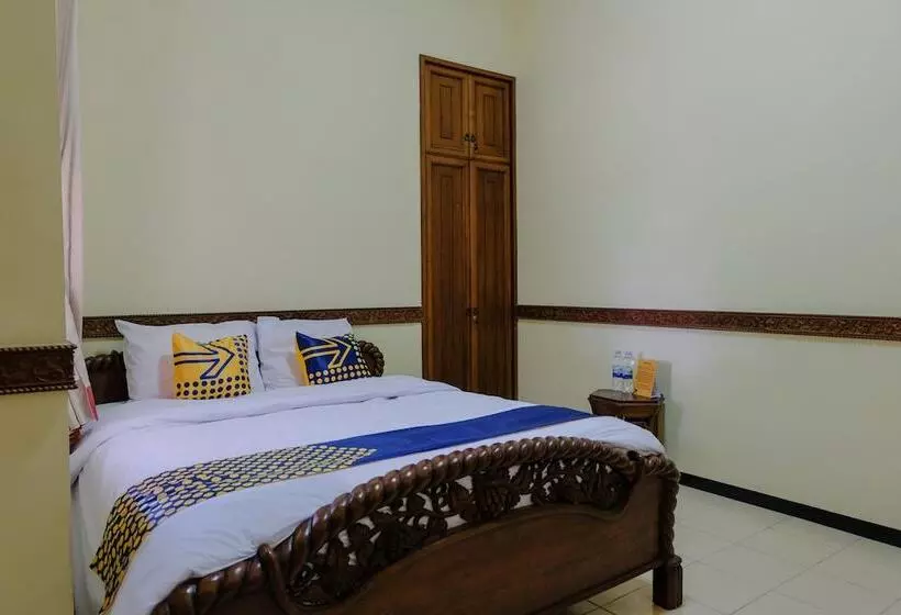 هتل Spot On 1767 Villa Anggur Panderman