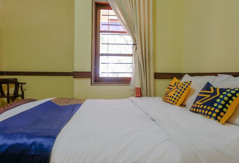 Отель Spot On 1767 Villa Anggur Panderman