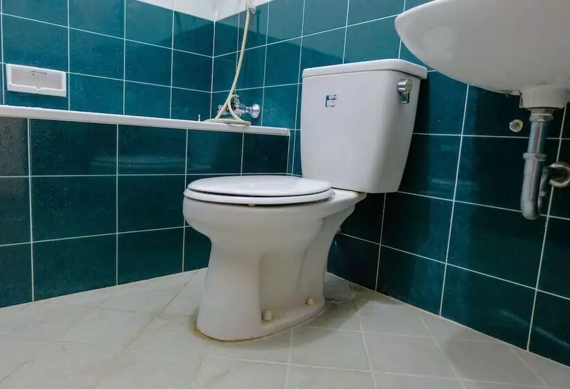 هتل Spot On 1767 Villa Anggur Panderman